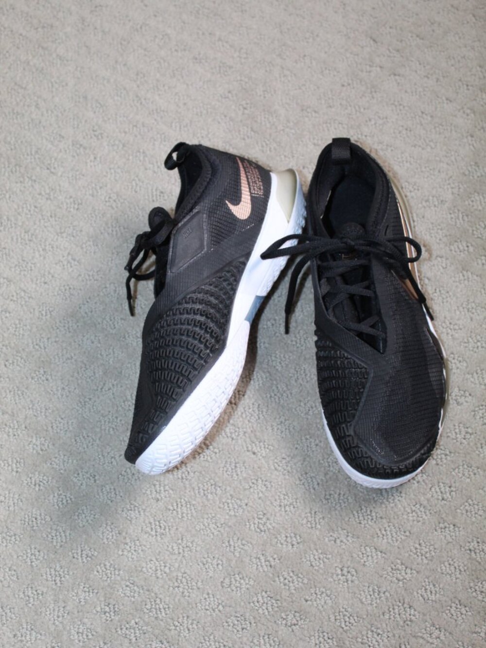 Womens Sz 7 - NikeCourt React Vapor NXT Black Metallic Red Bronze Athletic Shoe